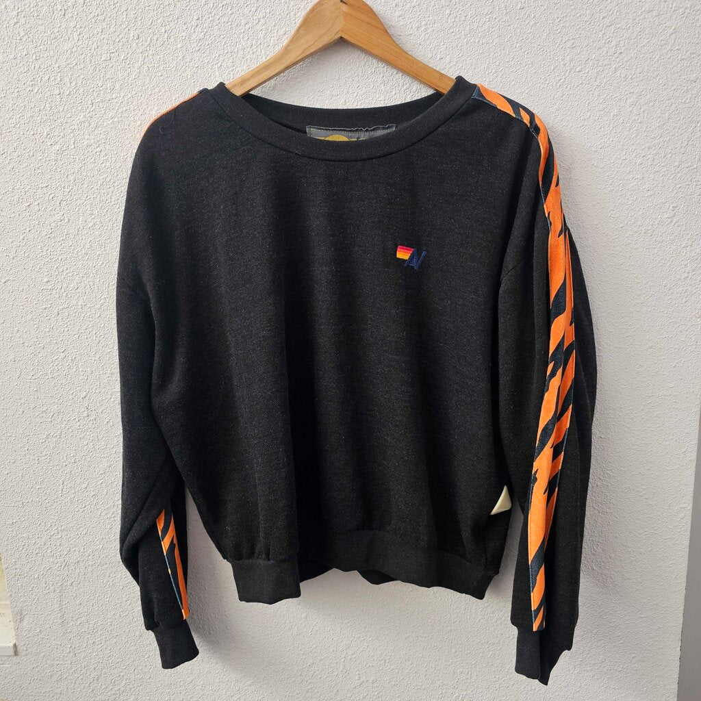 Crew neck tiger stripes on sleeve