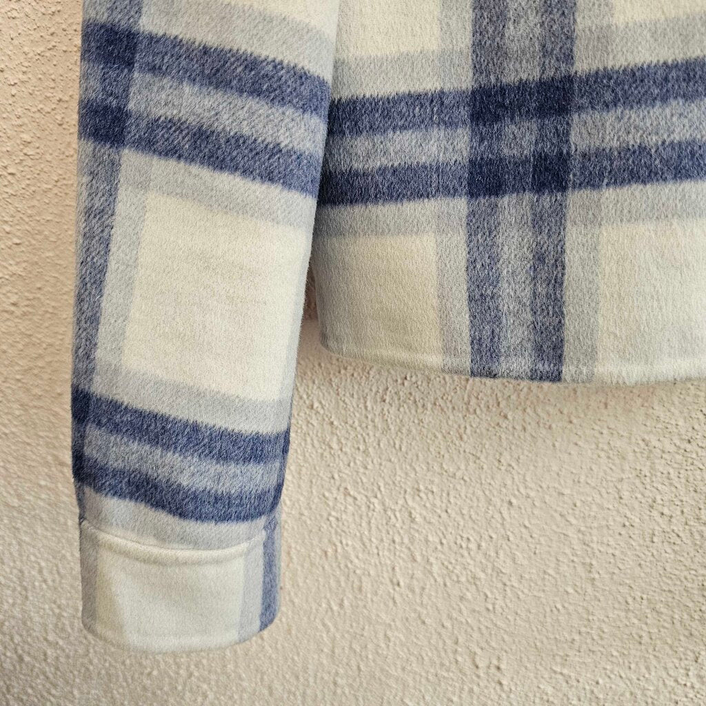Plaid jacket with silver snaps