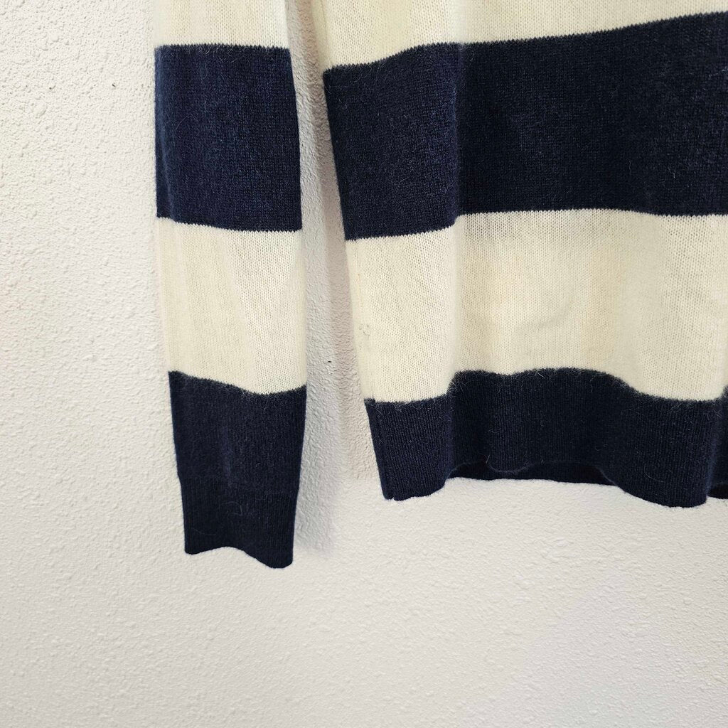 Cashmere stripe heart