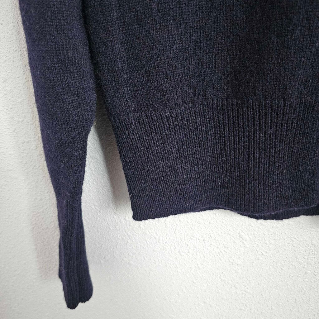 navy/creme