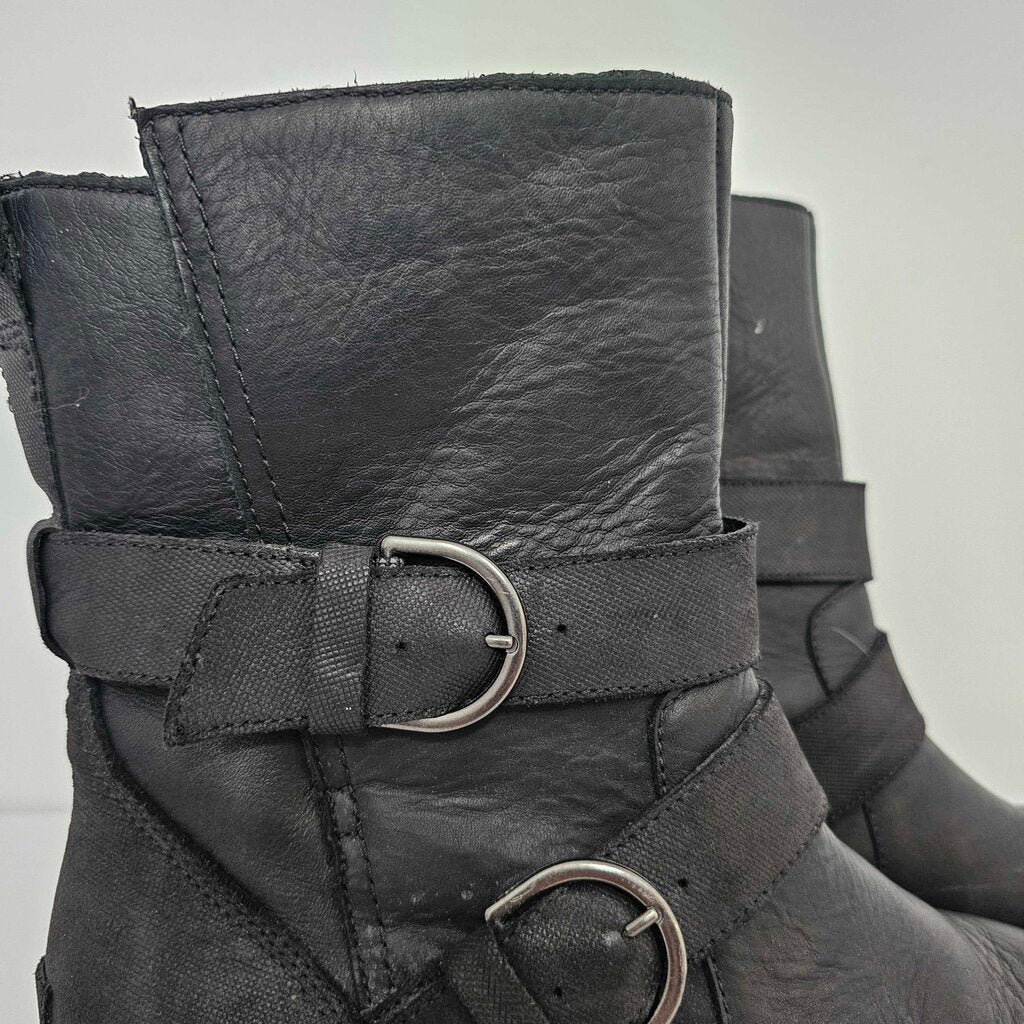 Buckles