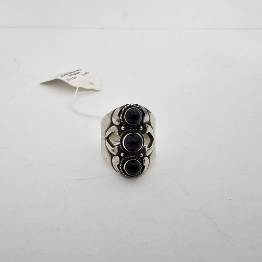 Amethyst cabochon band