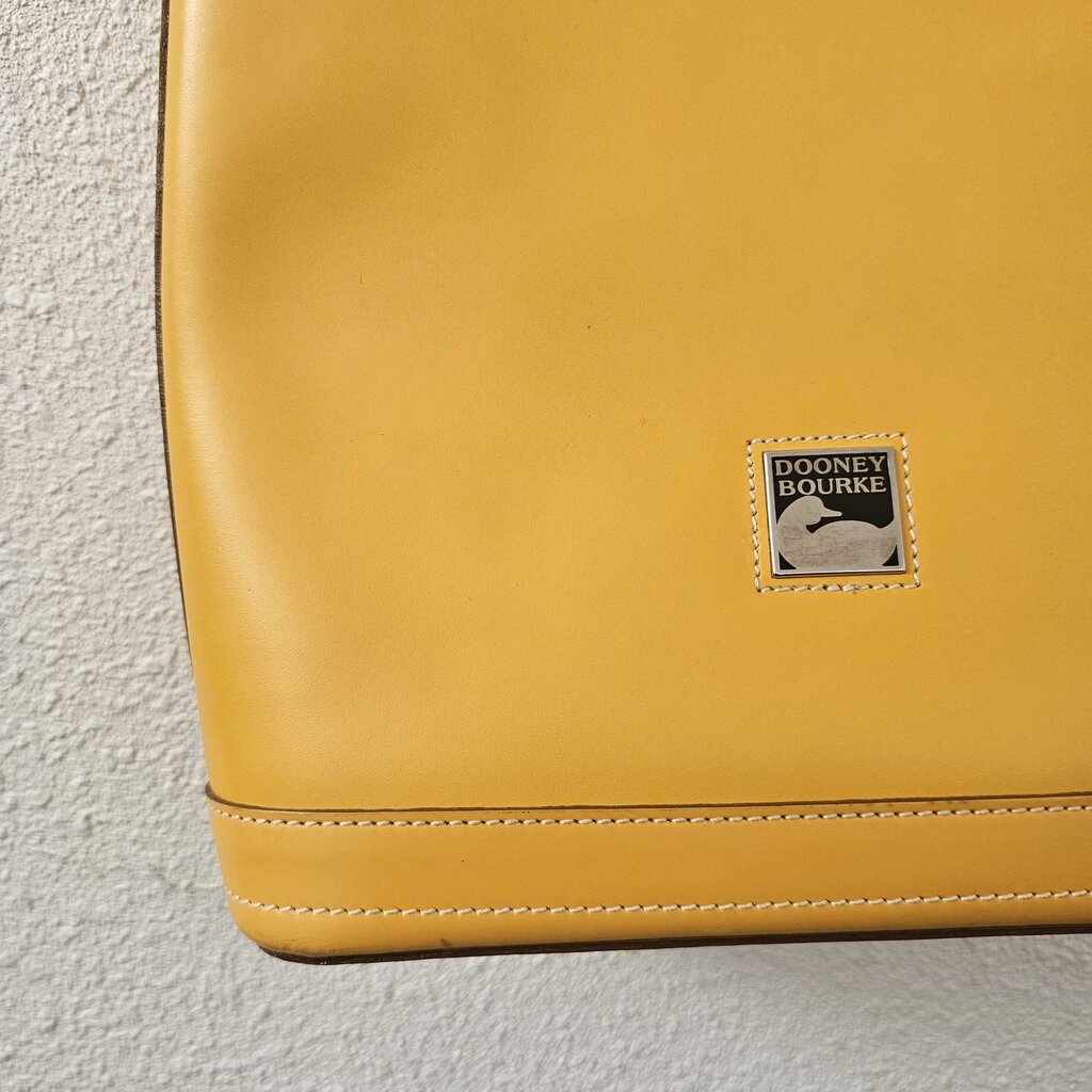 Leather shoulder bag