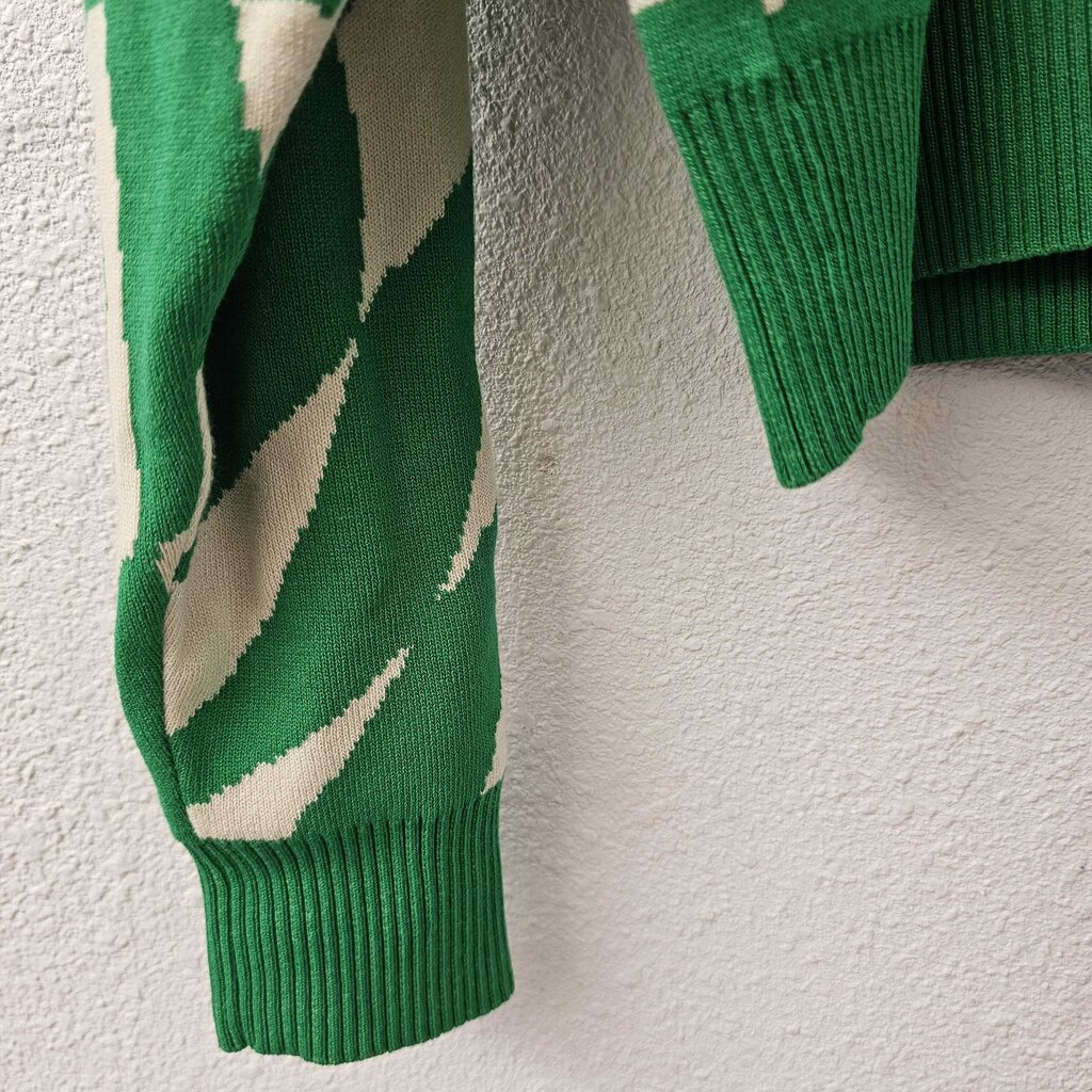 Long sleeved mock neck print sweater