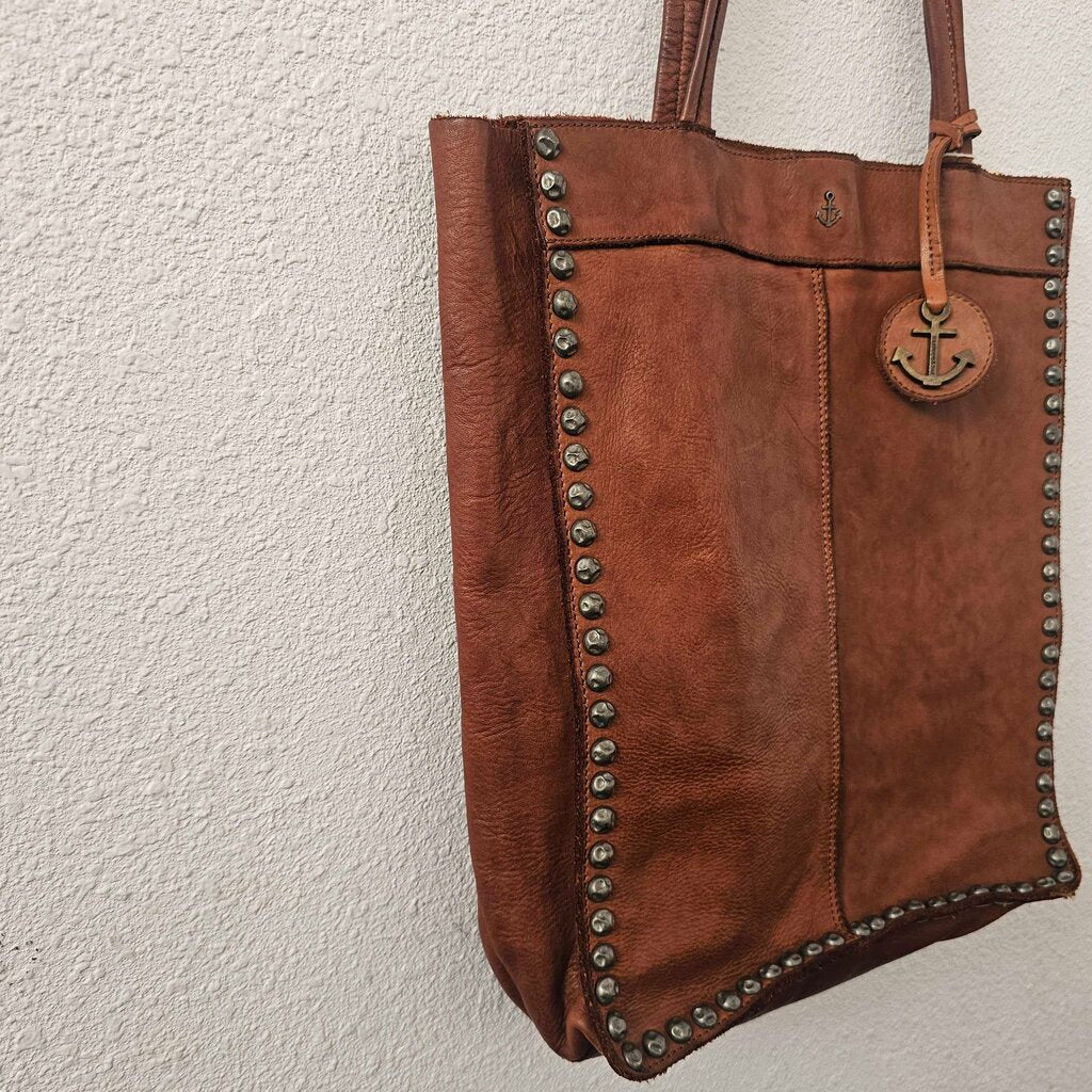 Leather tote