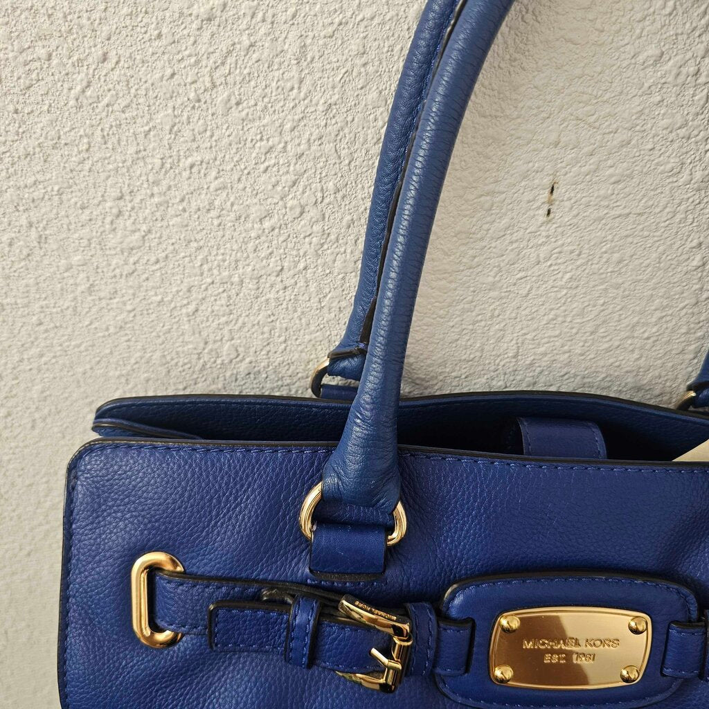 Leather tophandle with long strap