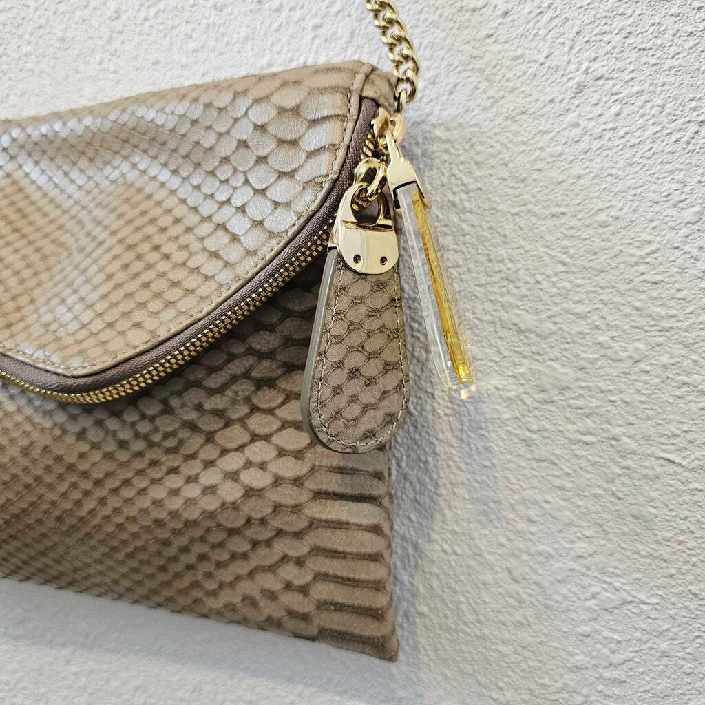 shoulder/snake