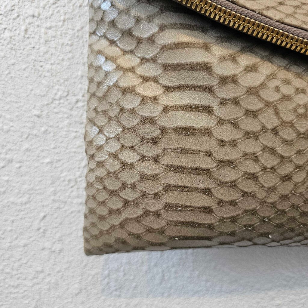 shoulder/snake