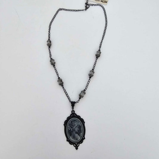 beaded cameo & earrings