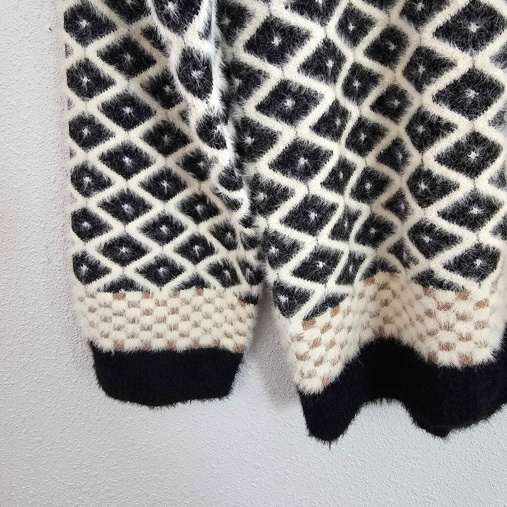 LS Print fuzzy sweater