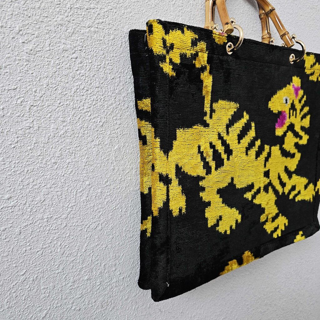 tiger print bamboo handle