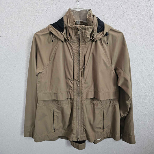 short windbreaker