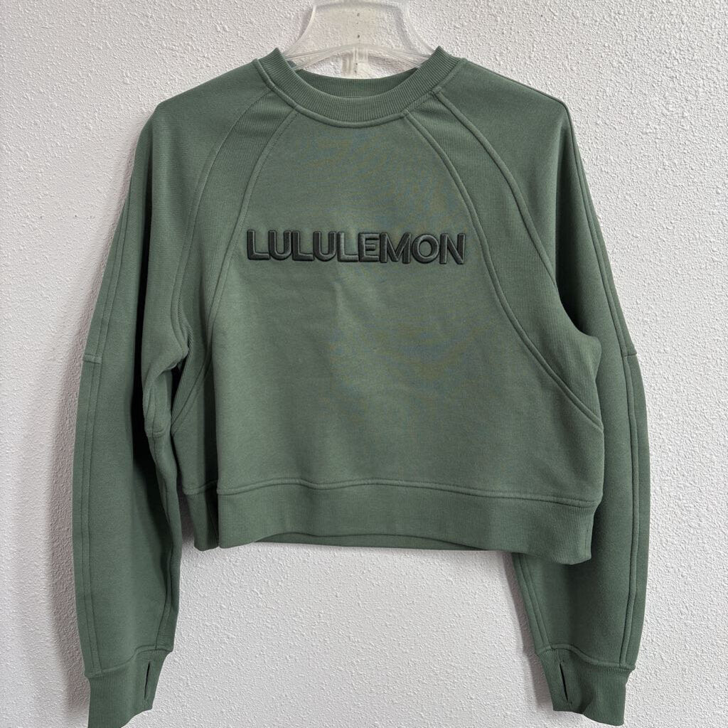 oversized logo crop