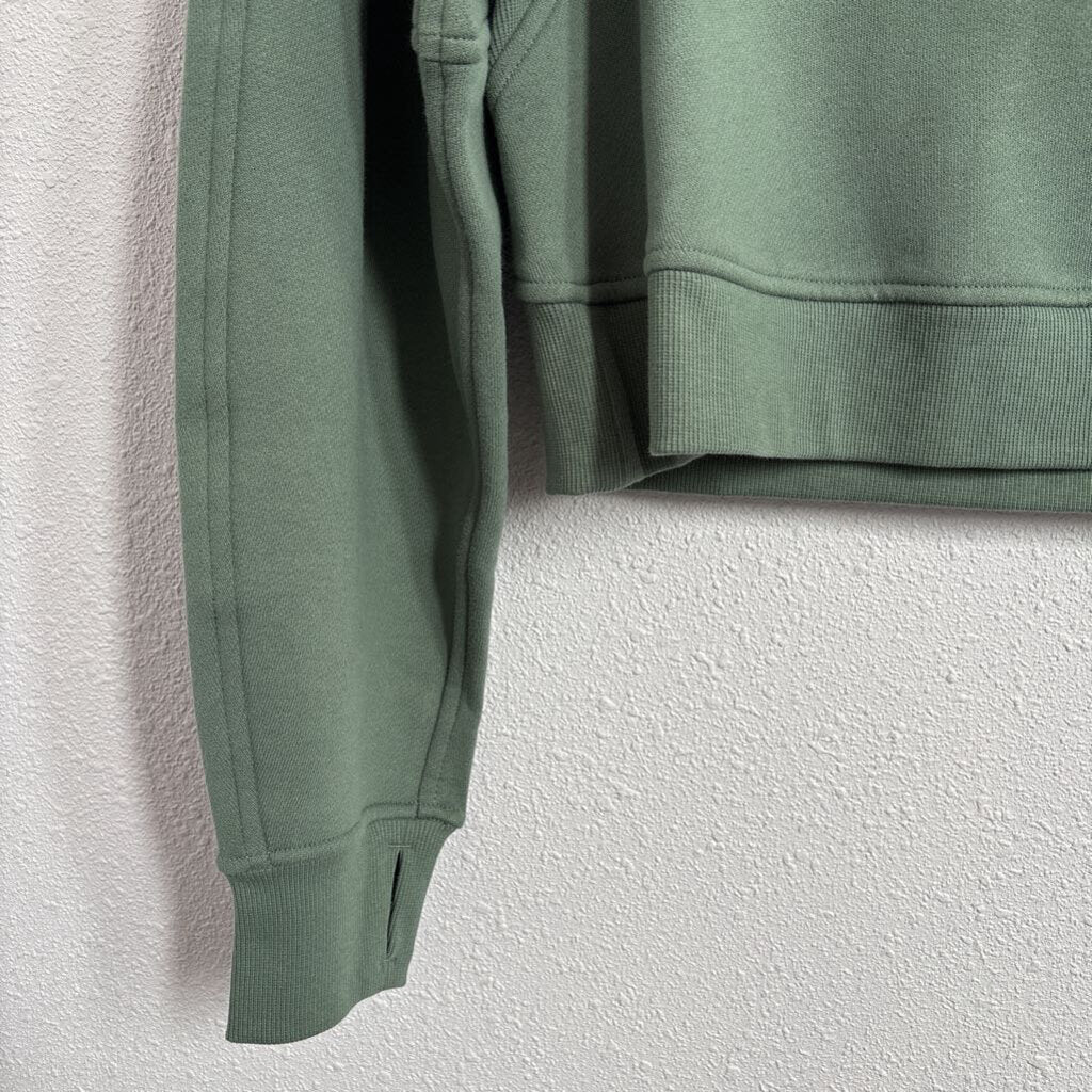 oversized logo crop