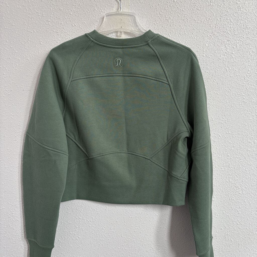 oversized logo crop