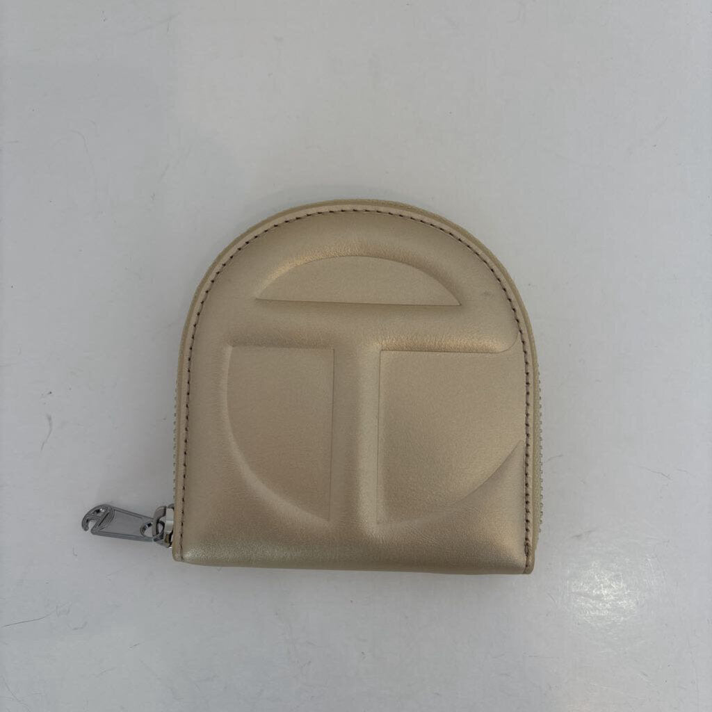 logo embossed design
