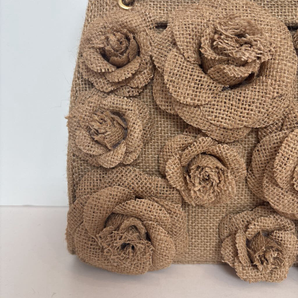 burlap/flowers