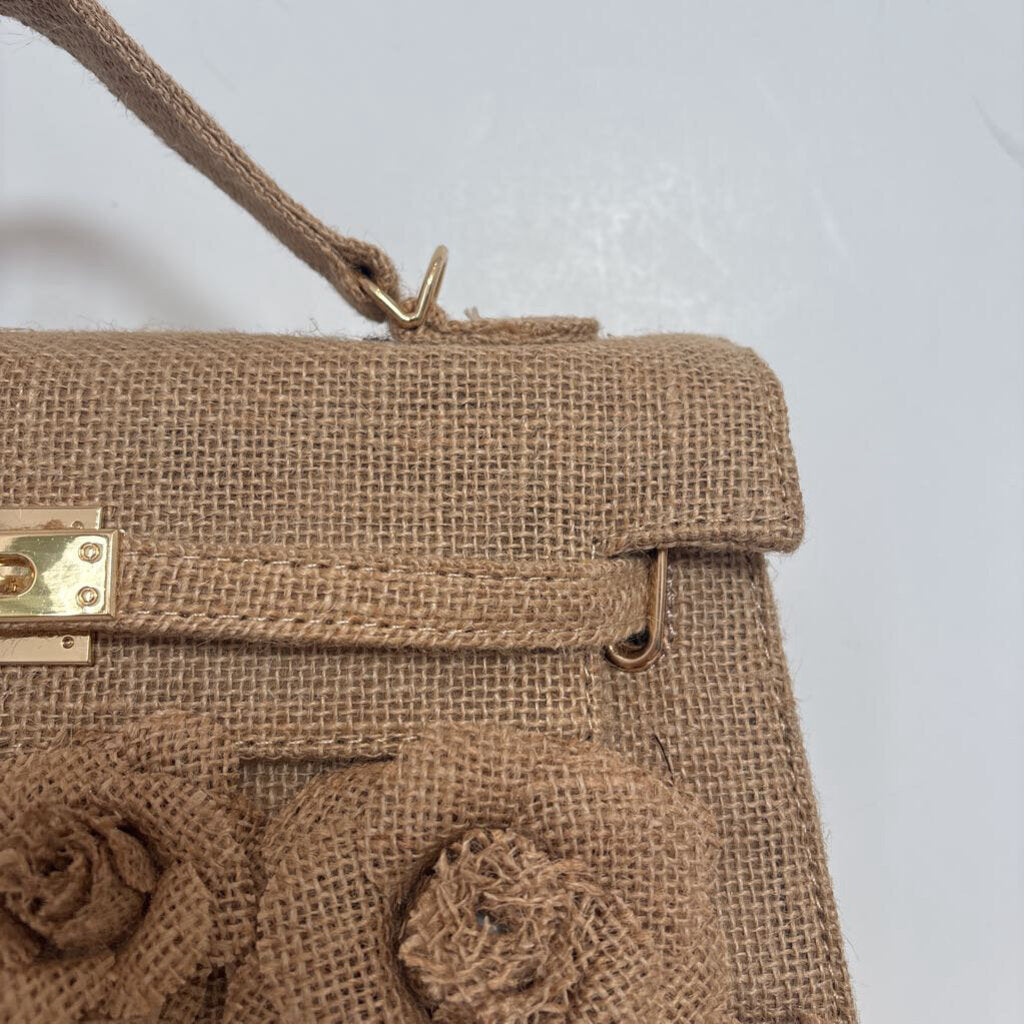 burlap/flowers