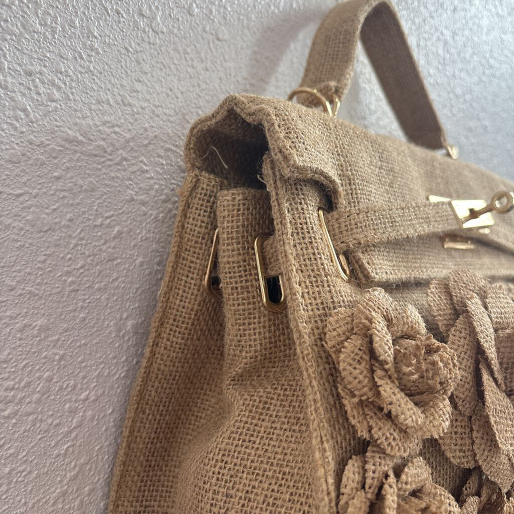 burlap/flowers