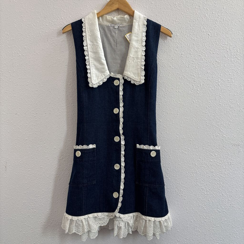 sleeveless eyelet collar