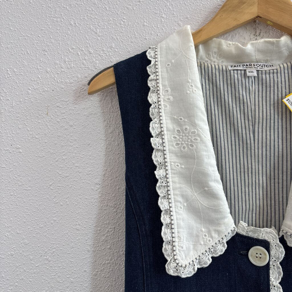 sleeveless eyelet collar