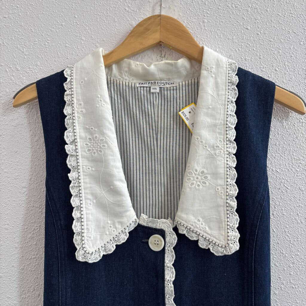 sleeveless eyelet collar
