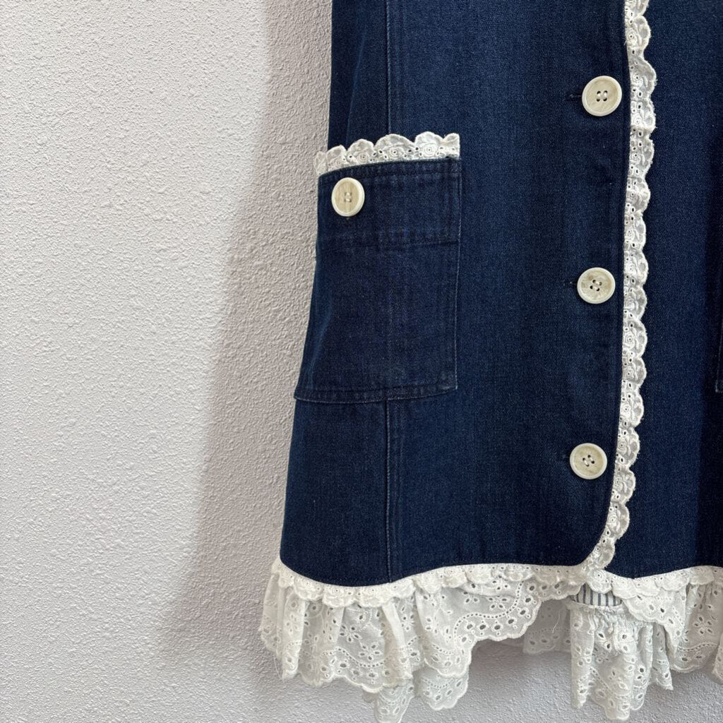 sleeveless eyelet collar
