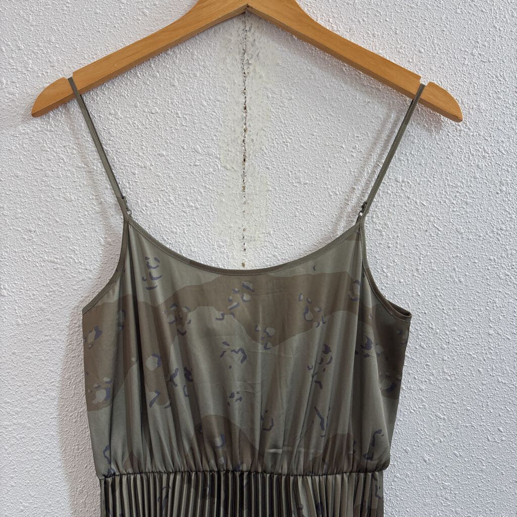 Pleated Bottom