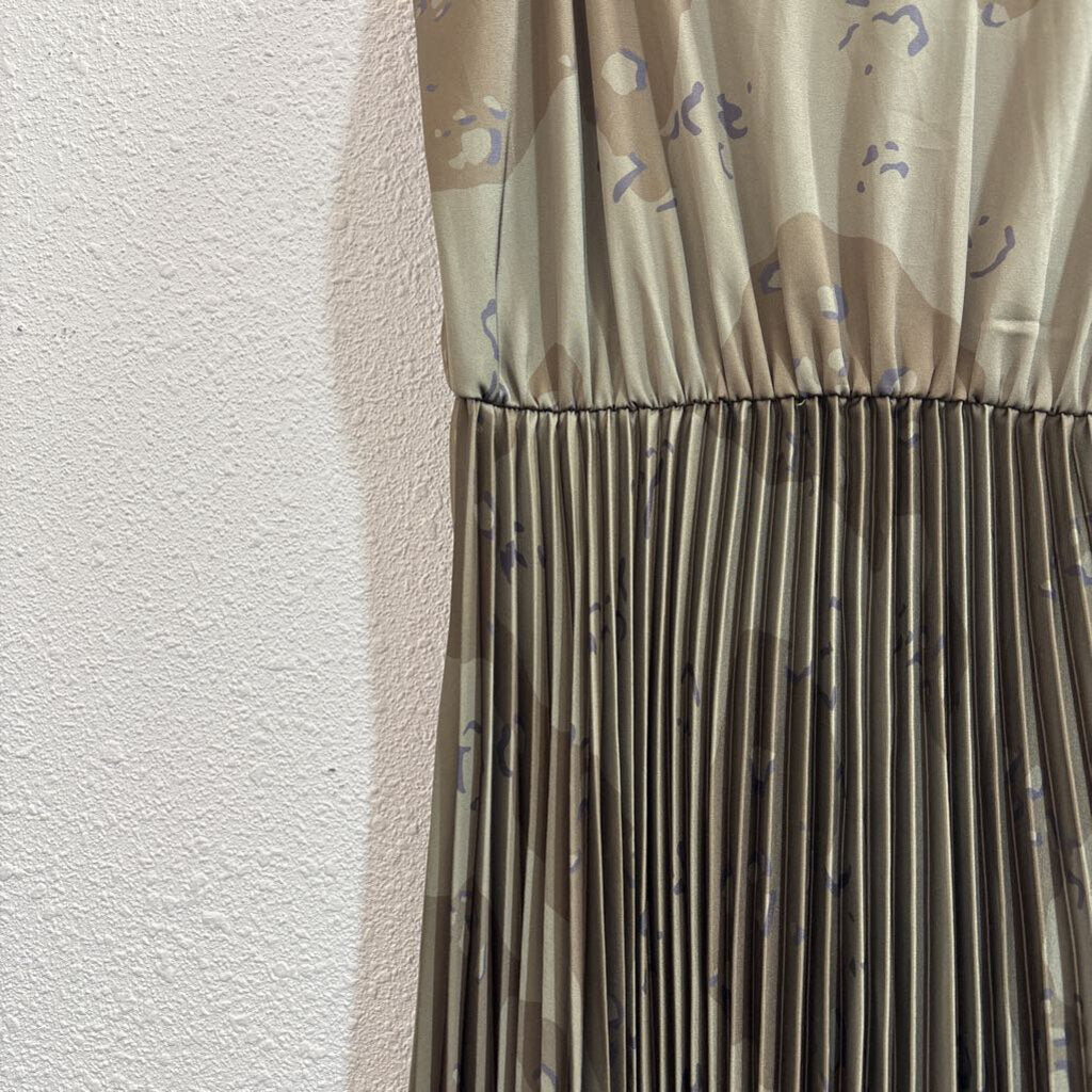 Pleated Bottom