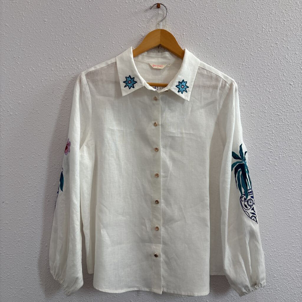 embroidered/button