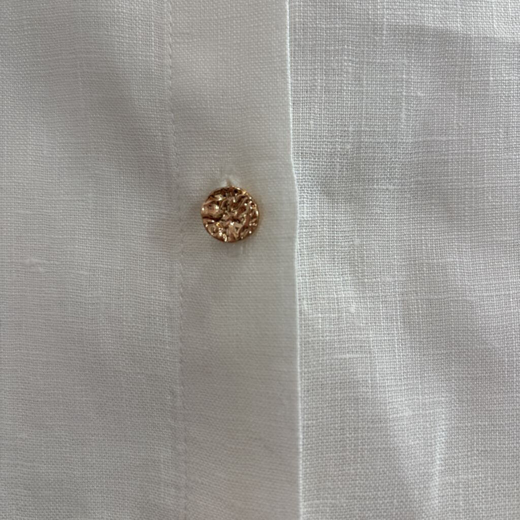 embroidered/button