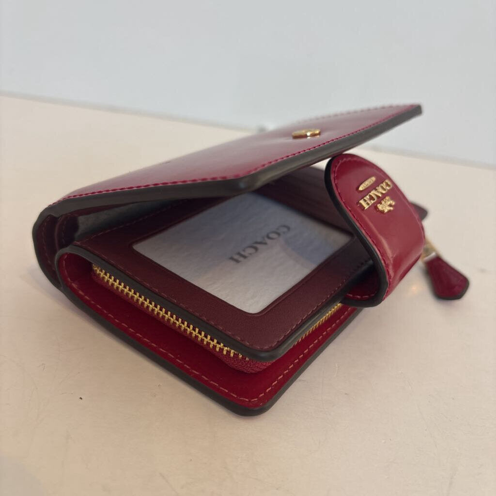 corner zip wallet