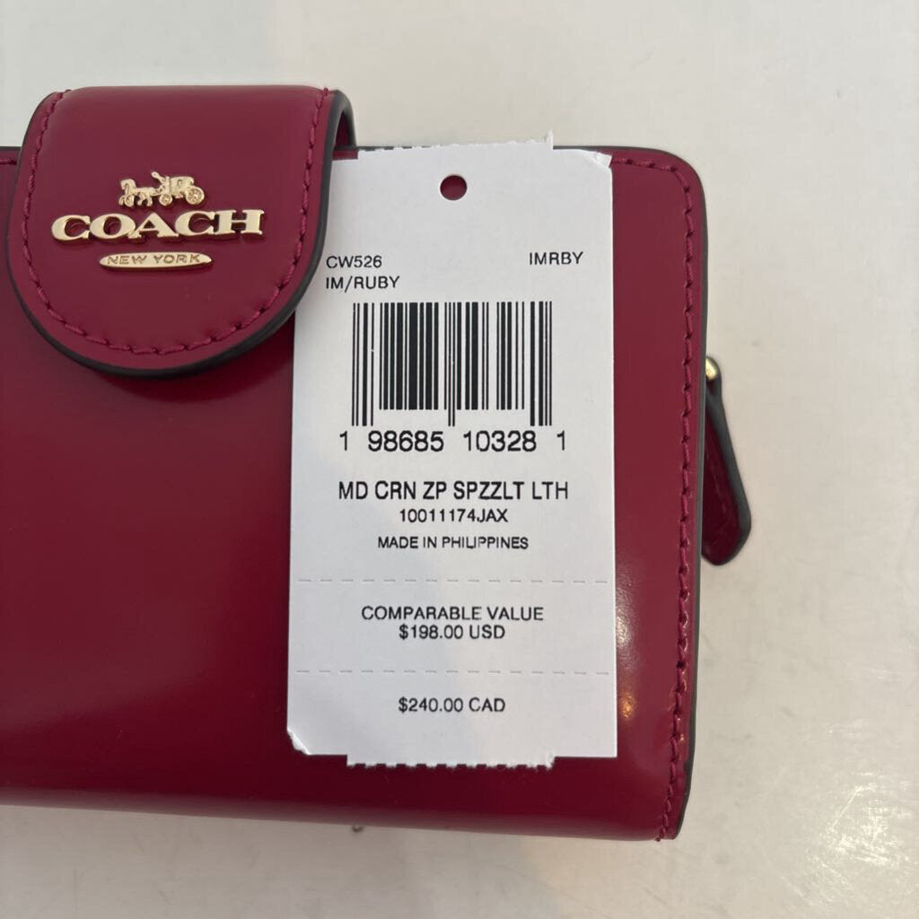 corner zip wallet